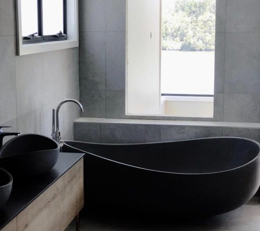 Pietra Bianca Onda Freestanding Bathtub Product Image 1